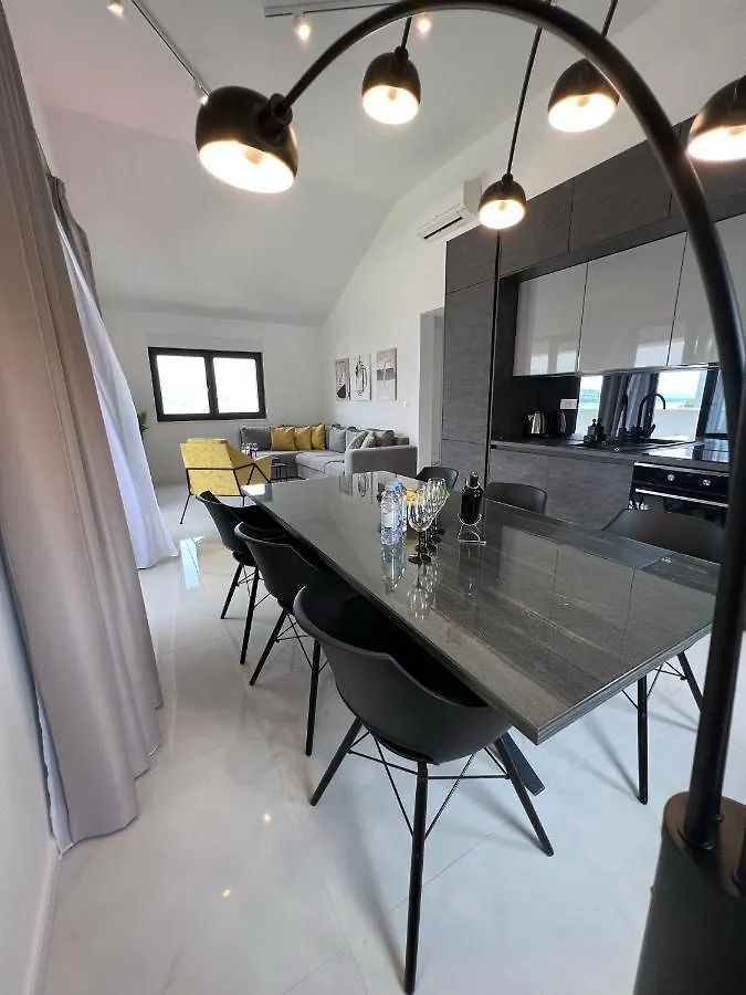 Beachfront House Olbia With Private Parking 0*, Trogir