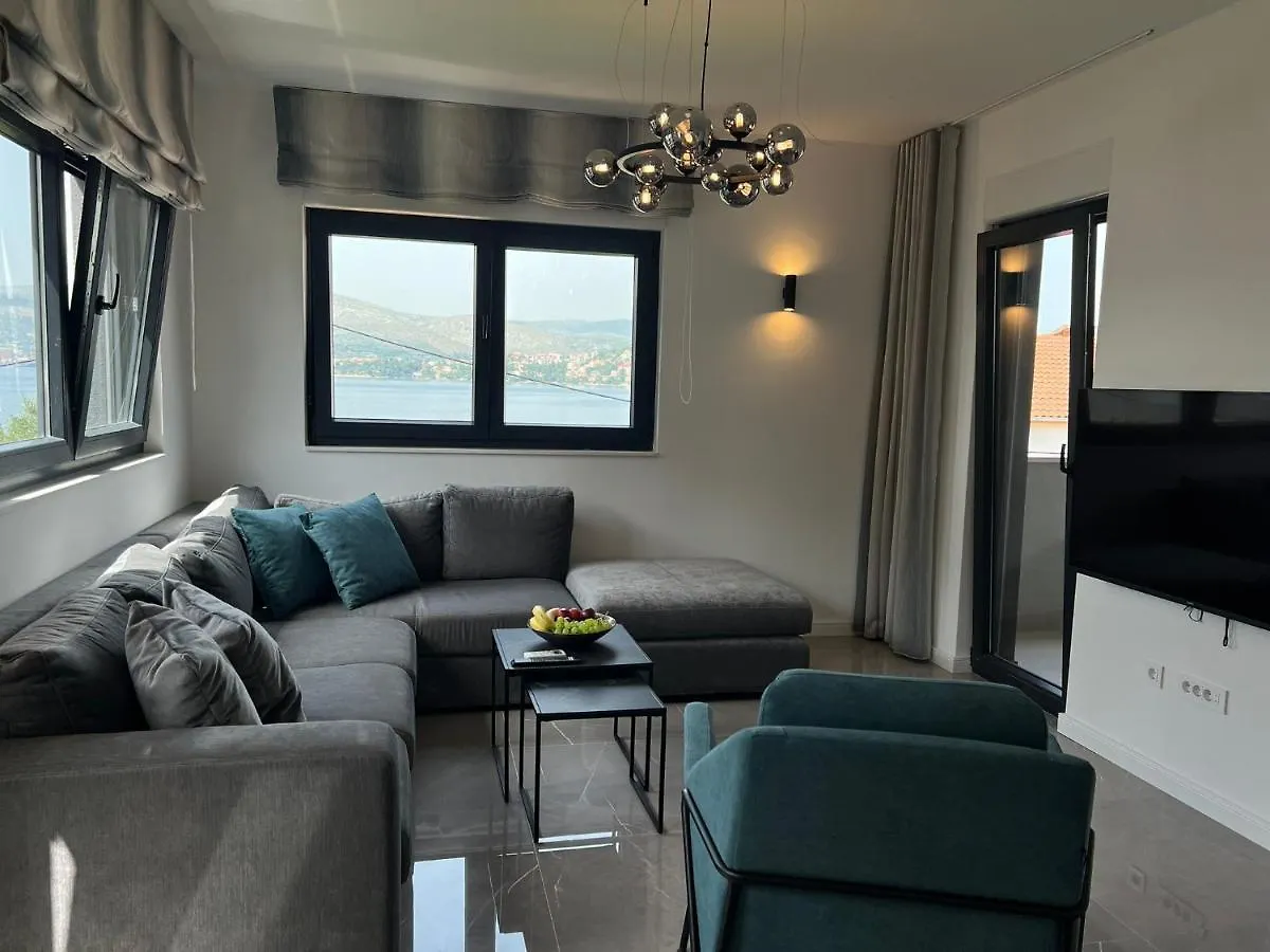 Beachfront House Olbia With Private Parking Croatia